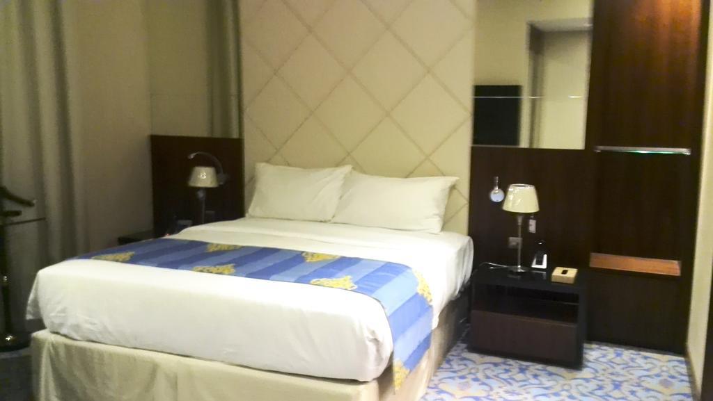 Raviz Center Point Hotel