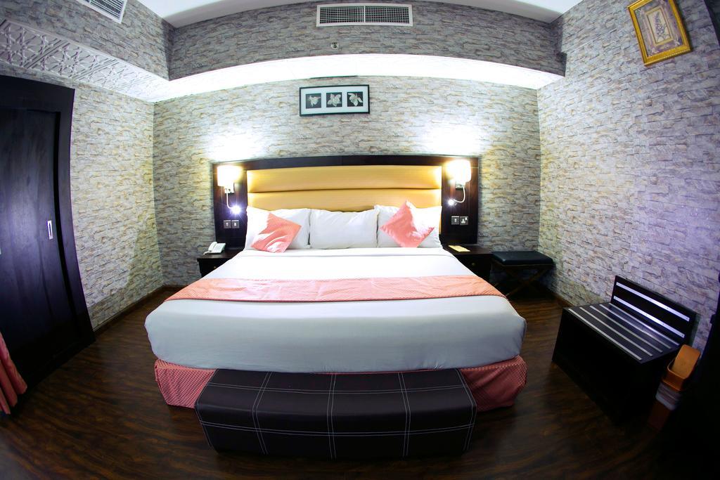 Hotell Rafee 2*
