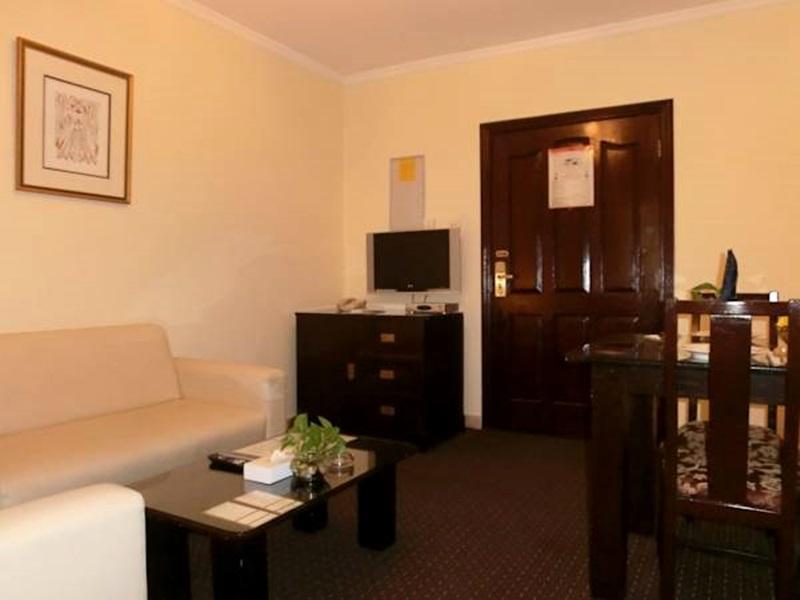 Al Muraqabat Plaza Apartahotel Dubái