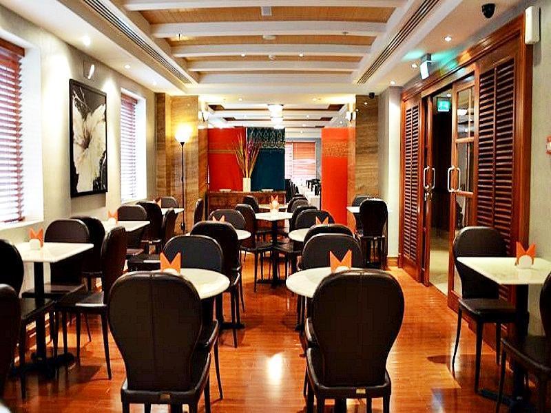 Auris Hotel