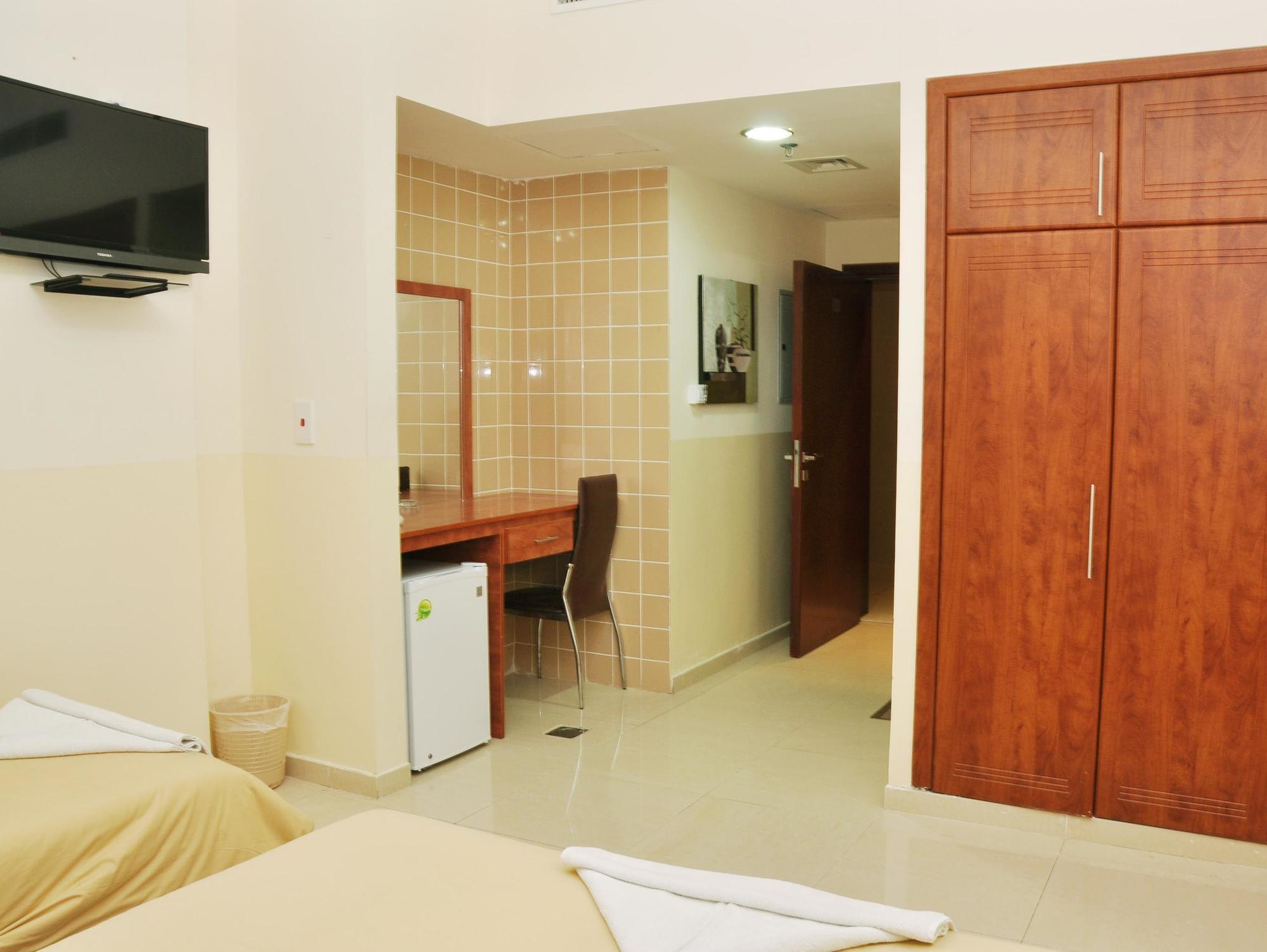 Africana Hotel *