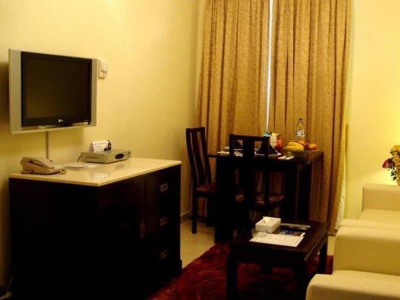 Apartahotel Al Muraqabat Plaza