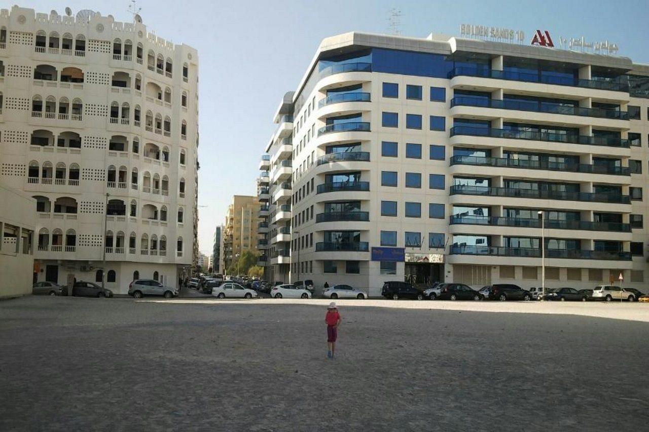 Golden Sands 10