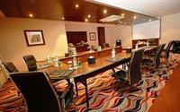 Hotel Golden Tulip Suites Dubai