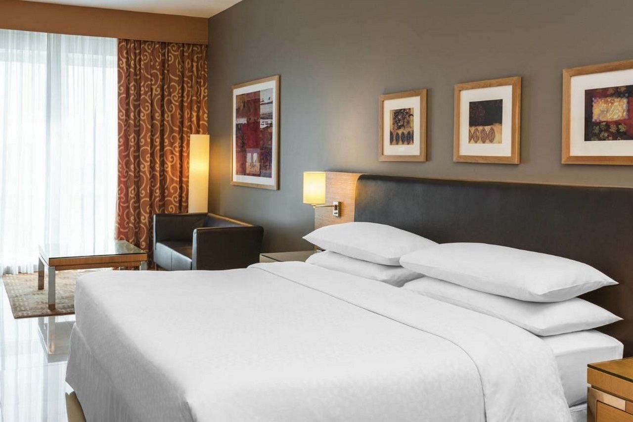 Four Points By Sheraton Bur Hotel Dubai