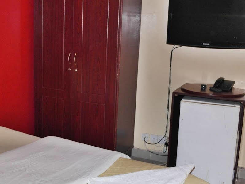 Golden Star Hotel *