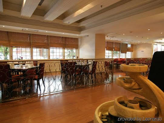 Hotel J5 Bur 3*