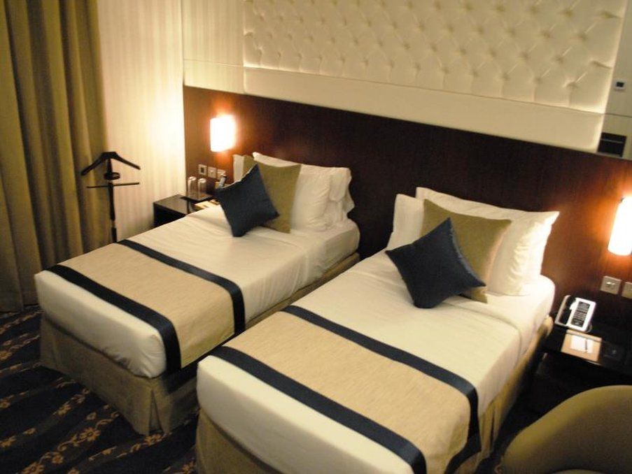 Raviz Center Point Hotel