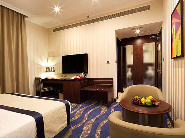 Raviz Center Point 4*