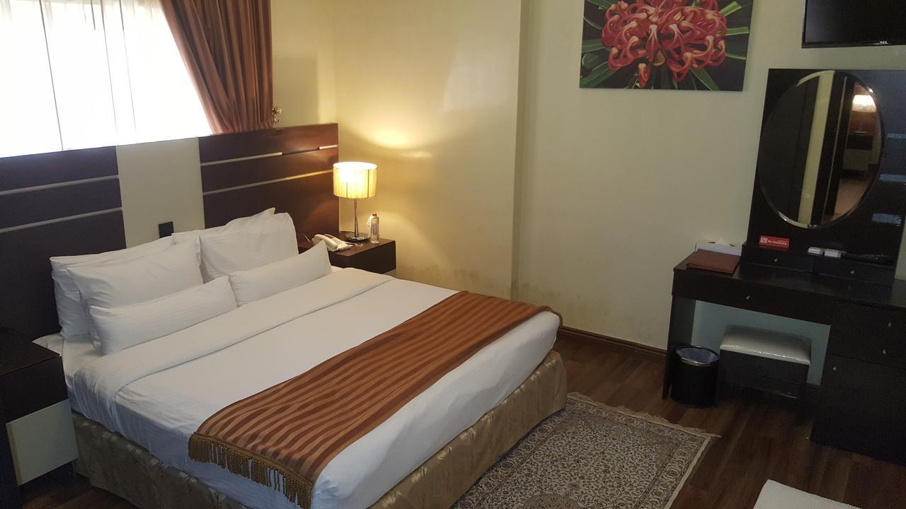 Boulevard Apartahotel