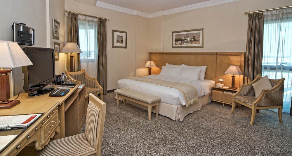 Hotel Seasons