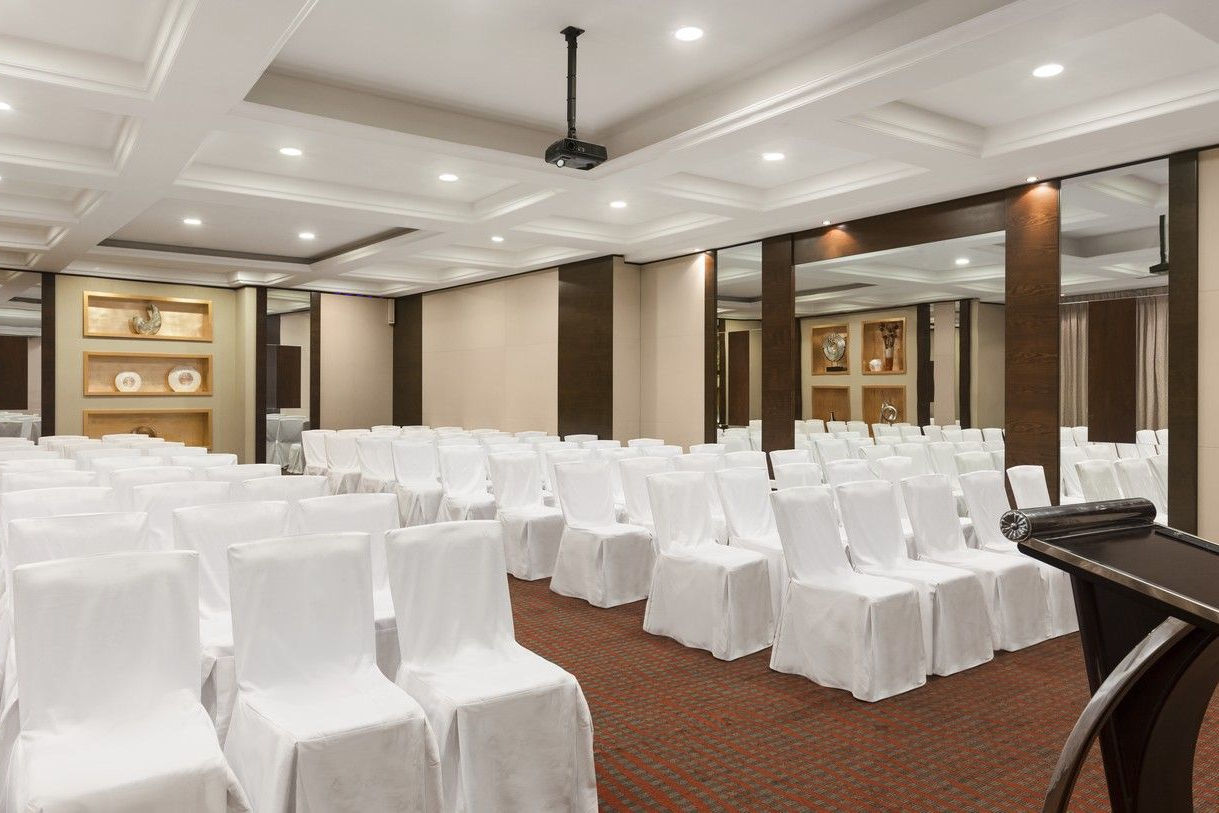 Ramada By Wyndham Deira Hotel 4*