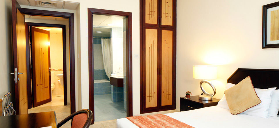 Avari 4*