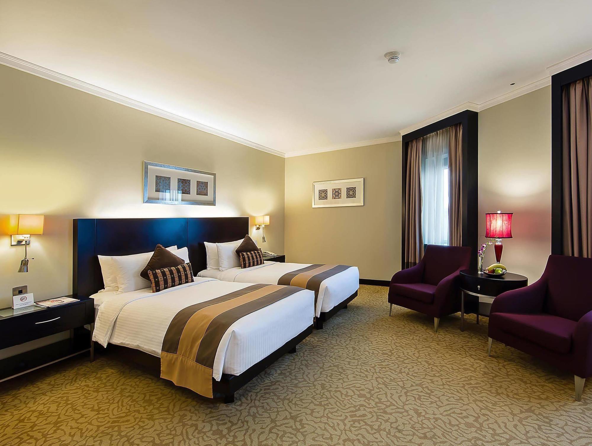 Ramada Plaza By Wyndham Deira Hotell 4*
