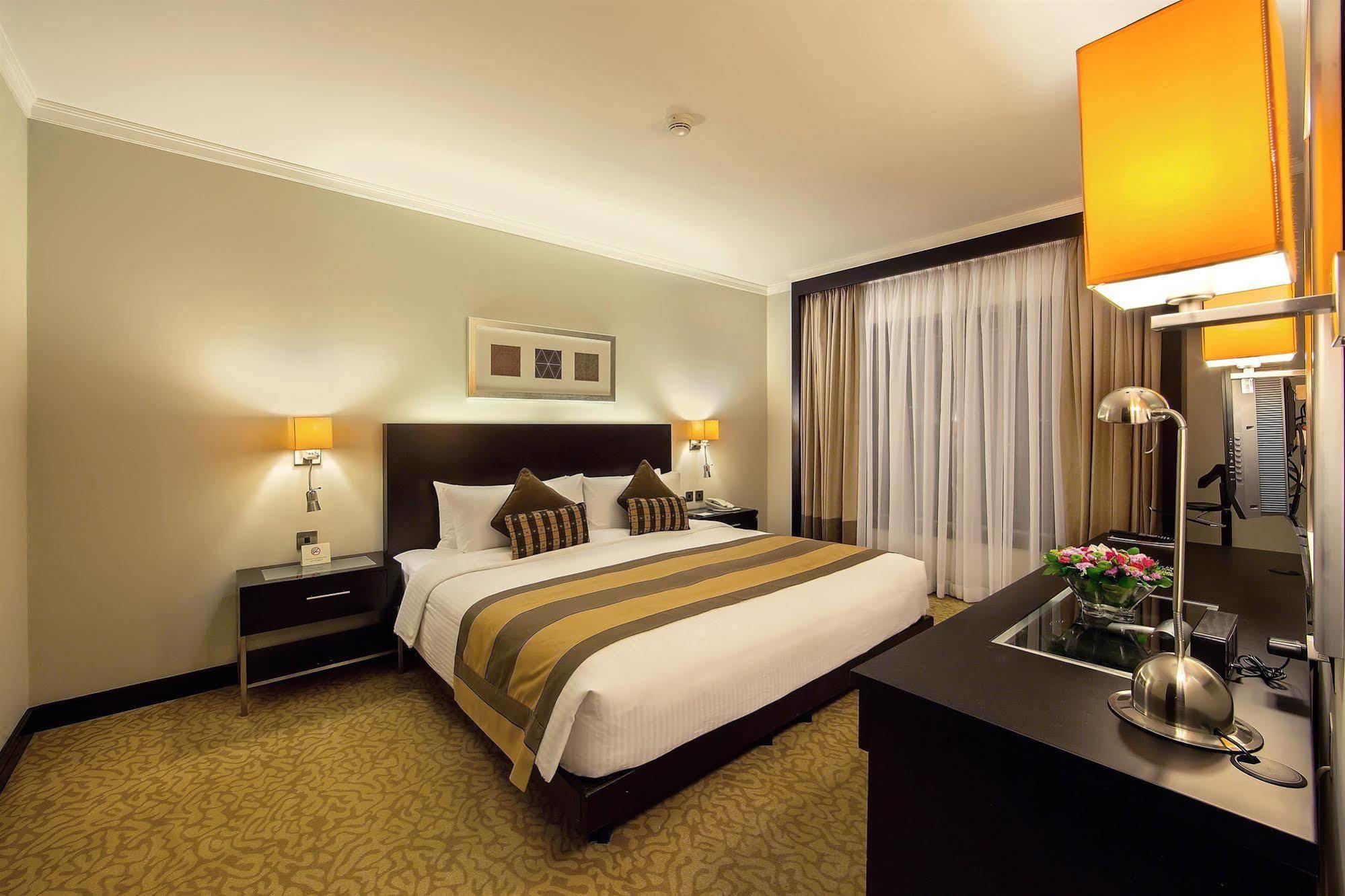Hotell Ramada Plaza By Wyndham Deira 4*