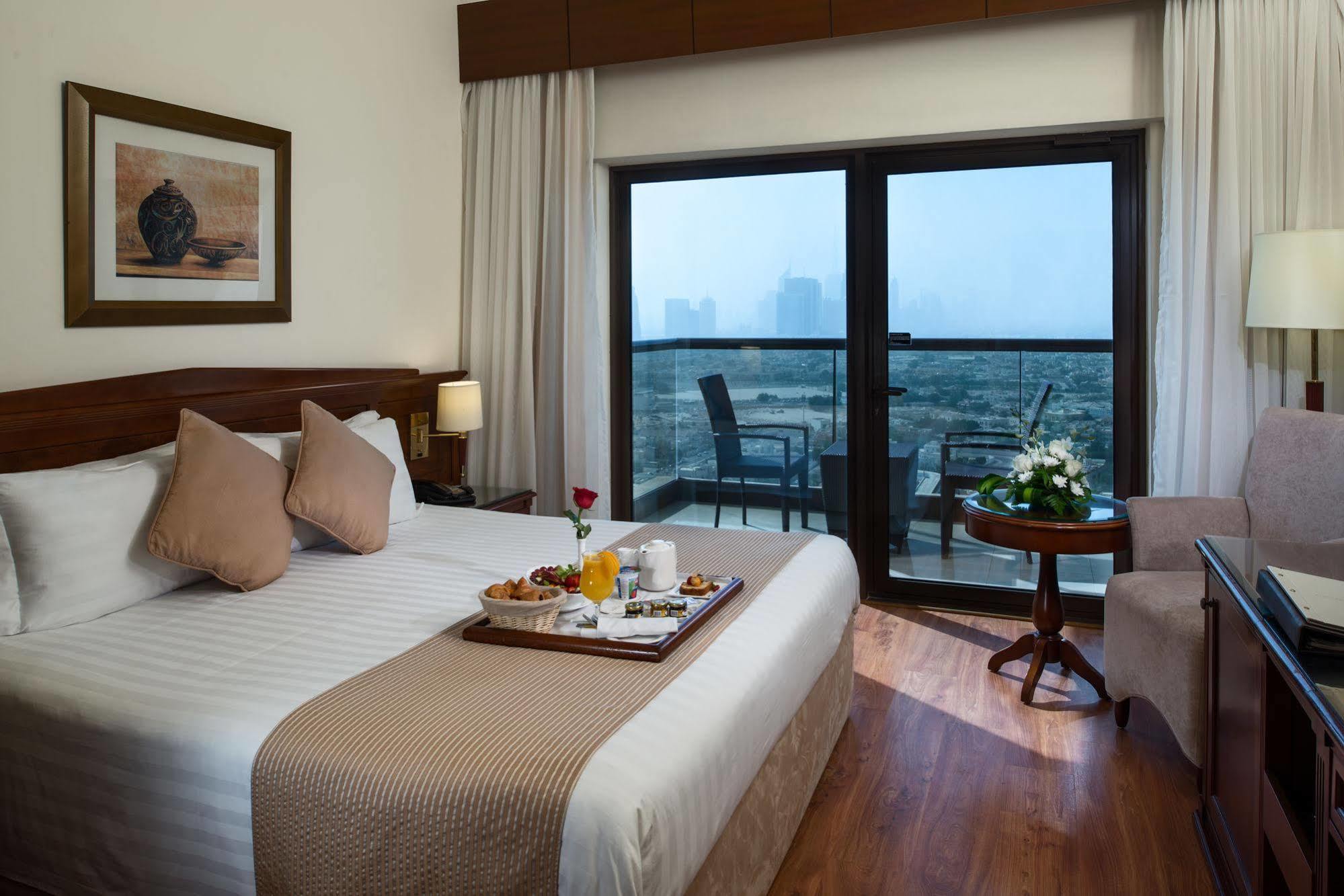 Majestic City Retreat Hotell 4*