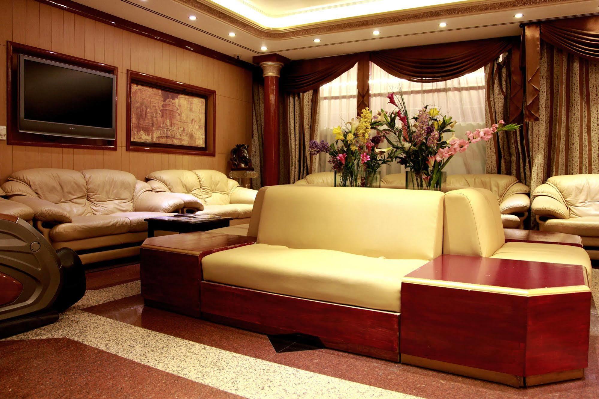 Orchid Hotel 3*