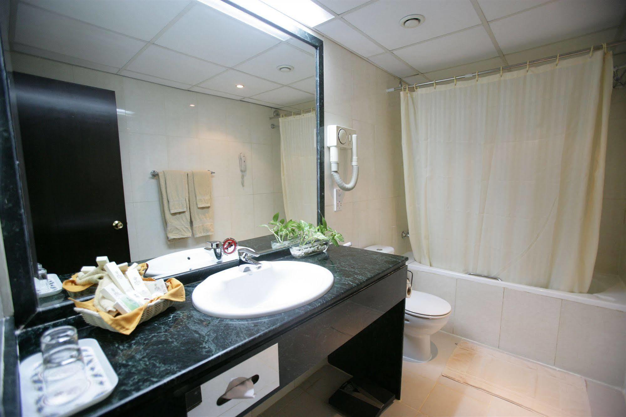 J5 Bur Hotel Dubai