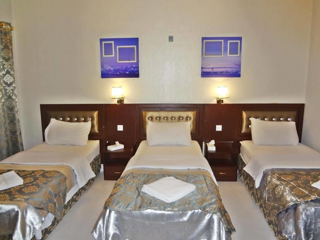 Al Sabkha Hotel Dubái