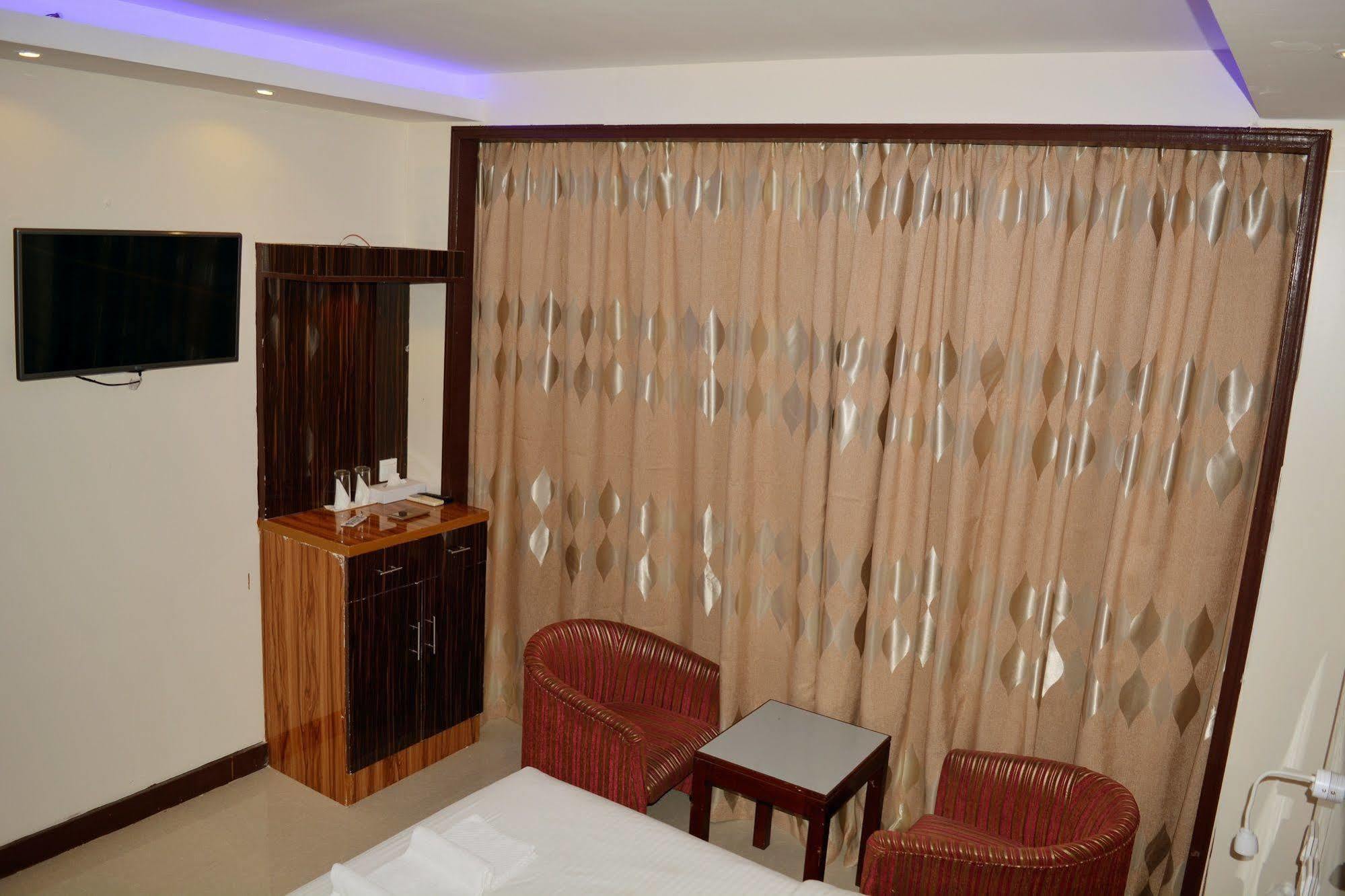 Hotell Zagy *