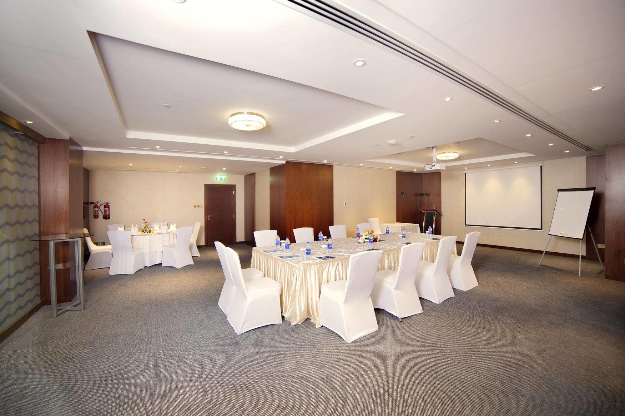 Hotel Raviz Center Point