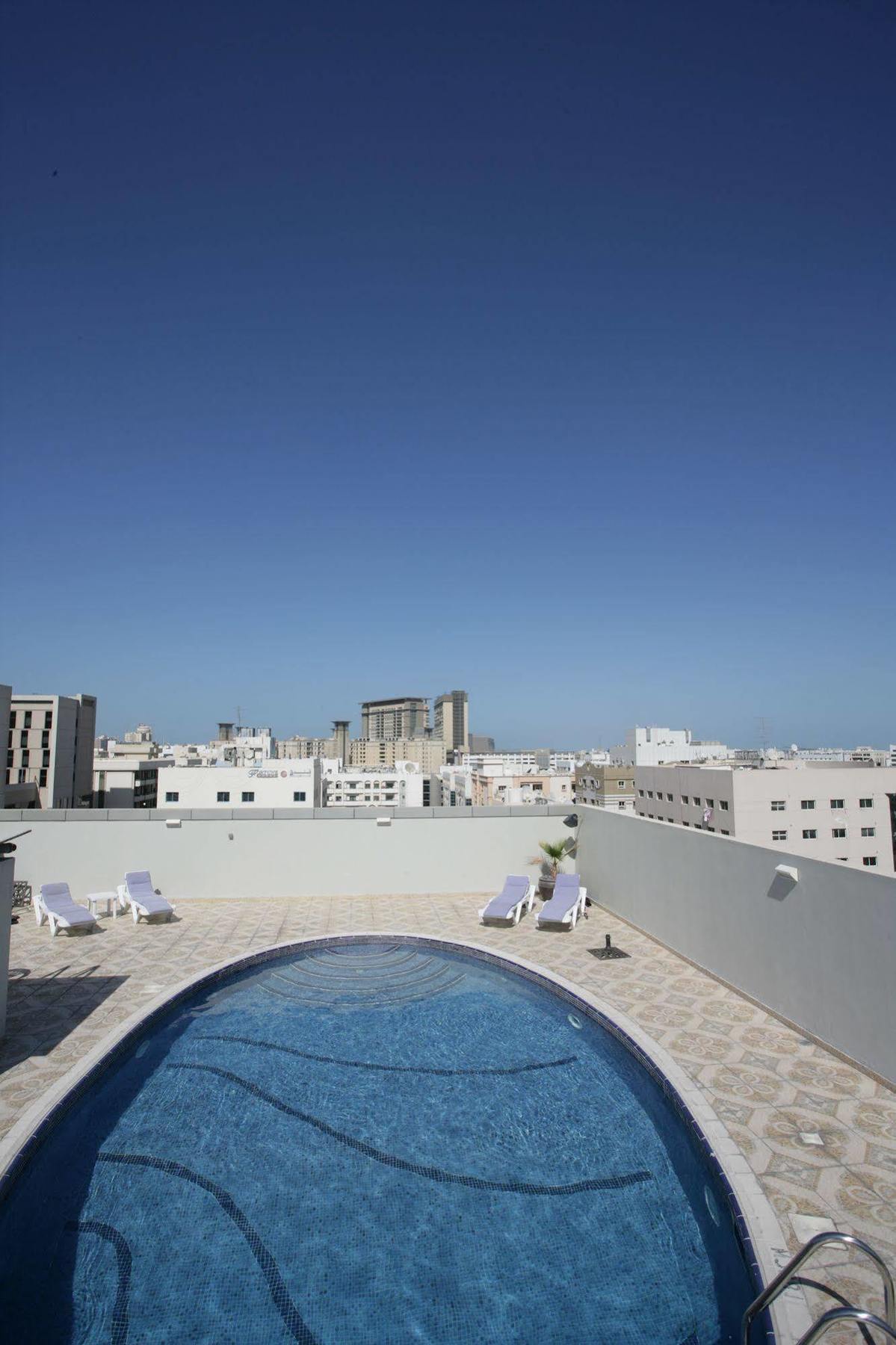 Auris Deira Apartahotel 3*