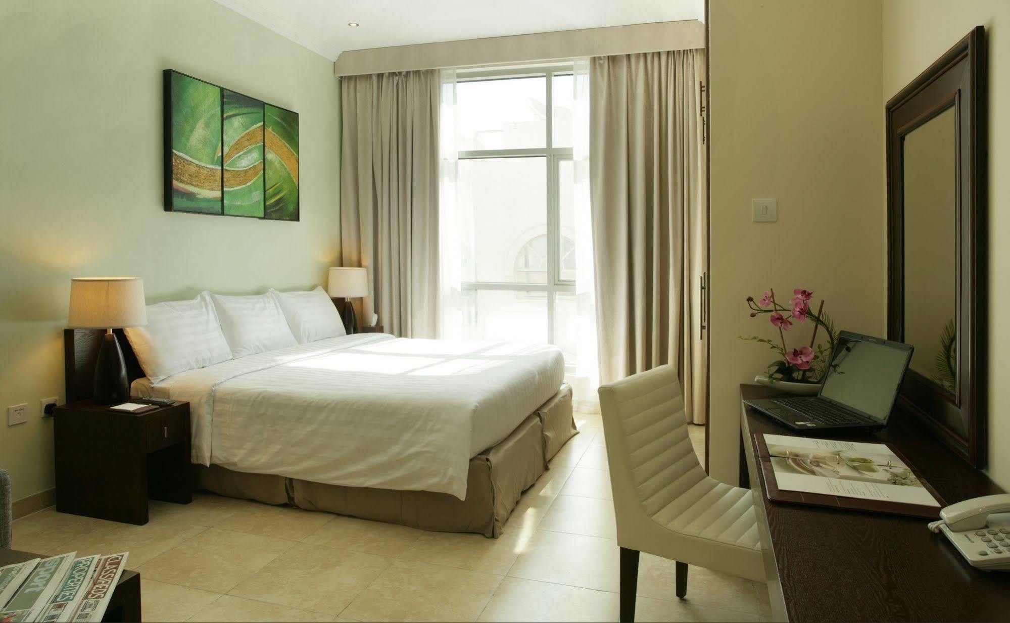 Auris Deira Apartahotel 3*