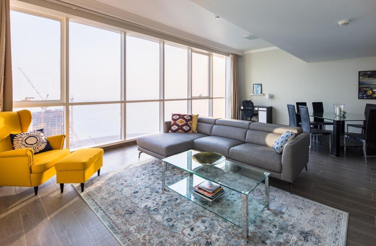 Frank Porter - Al Bateen Apartament