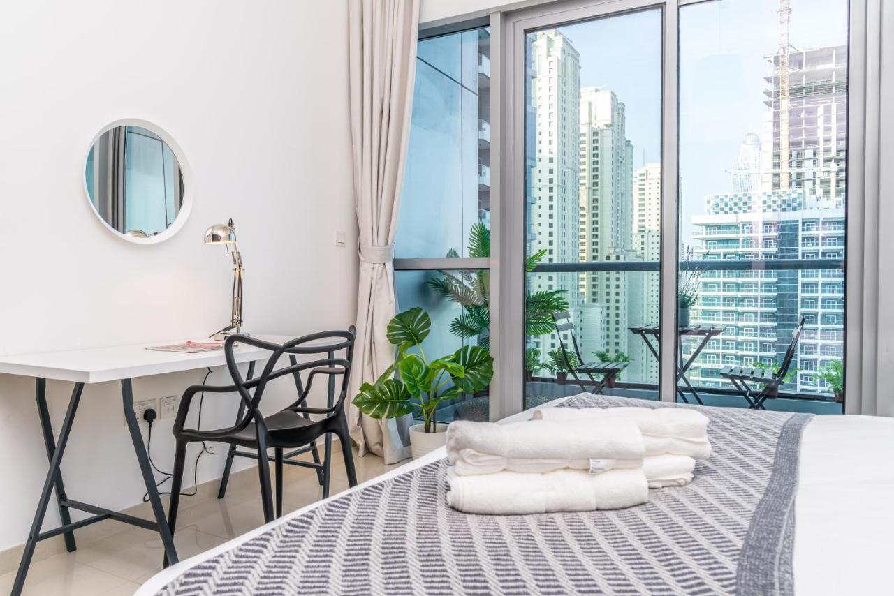 At - Marina Bay Central Tower 1 - Full Marina View Apartment Dubai