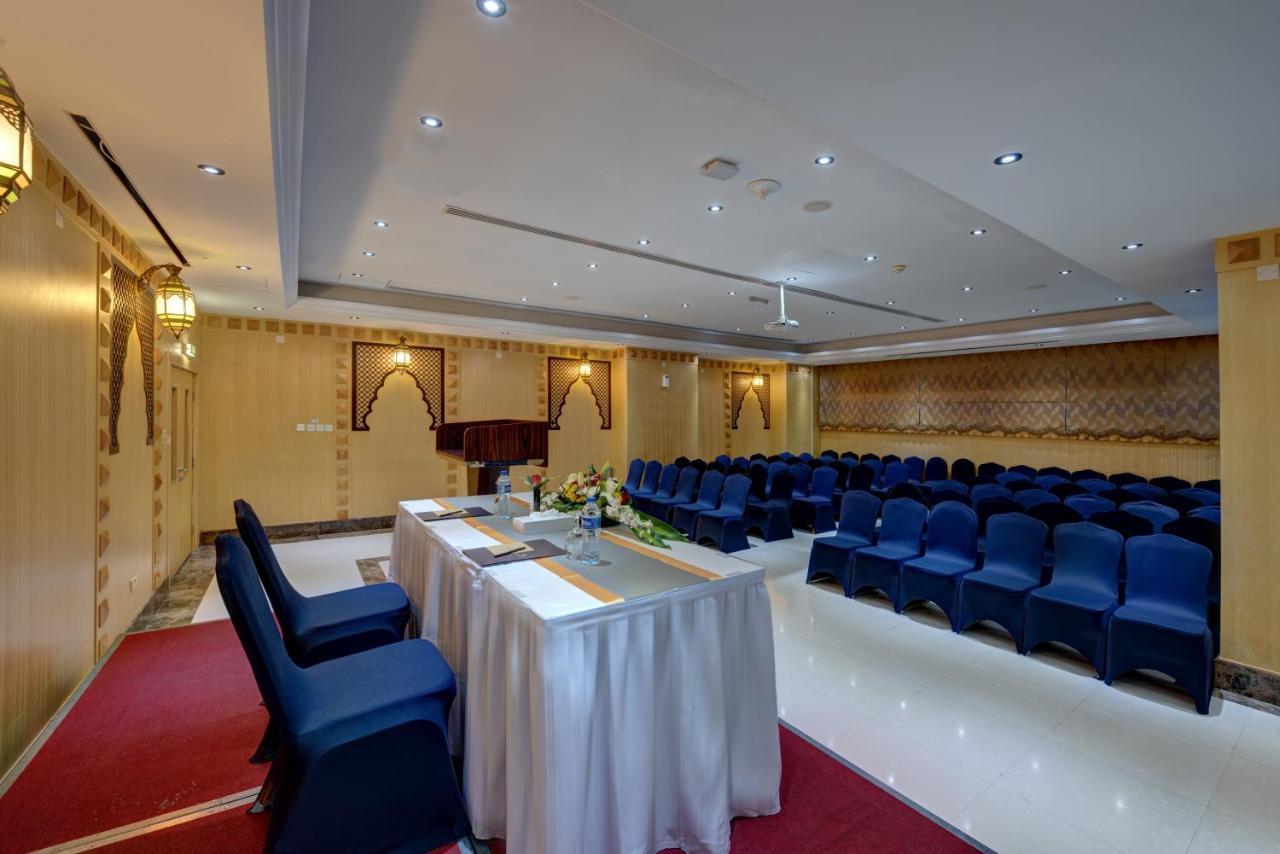 Apartahotel Lotus Downtown Metro 4*
