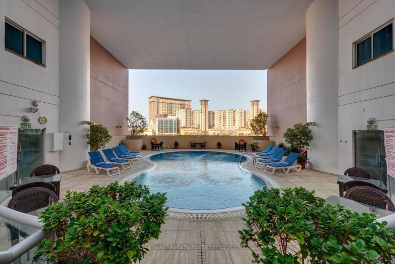 Lotus Downtown Metro Apartahotel 4*