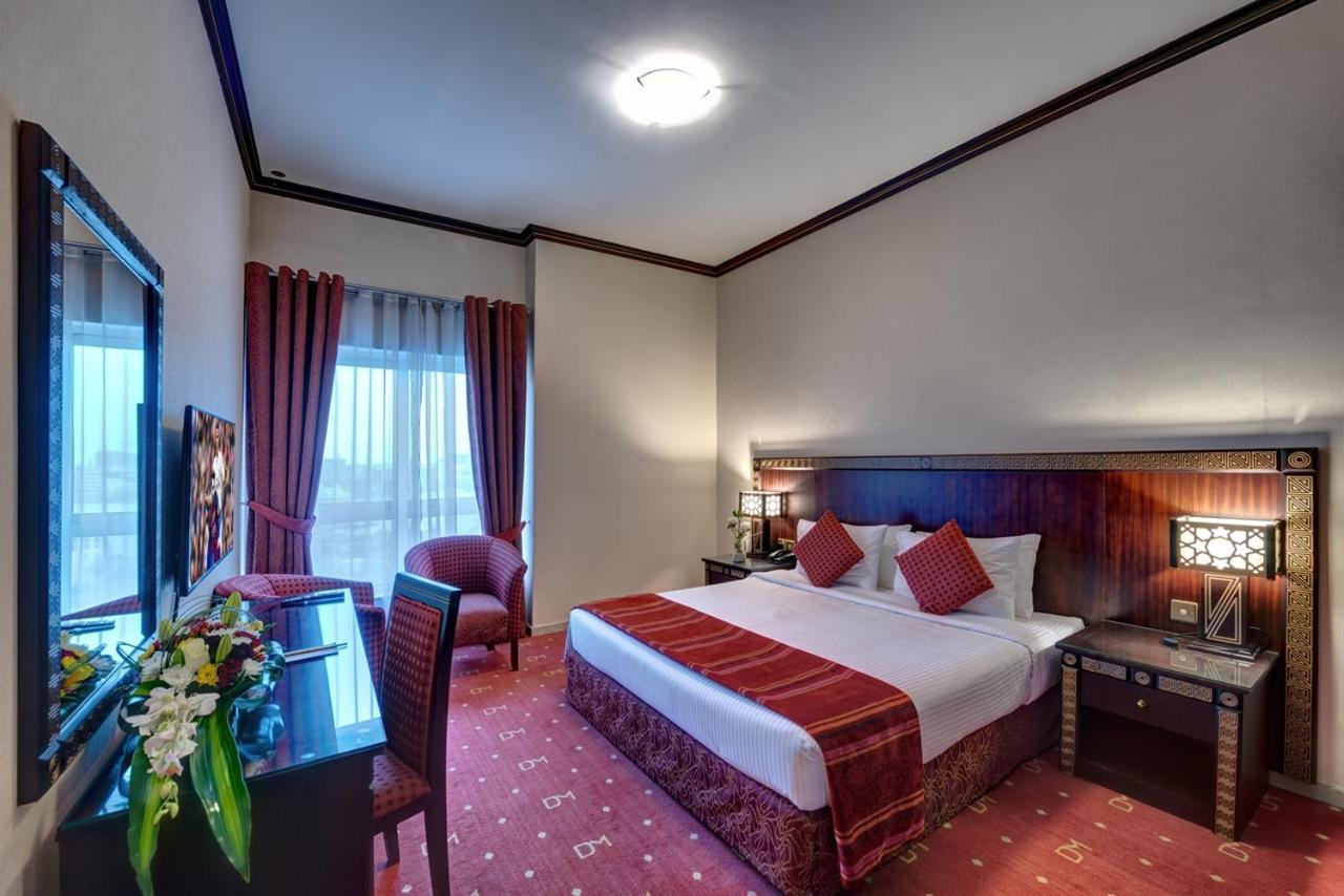 Lotus Downtown Metro Apartahotel 4*