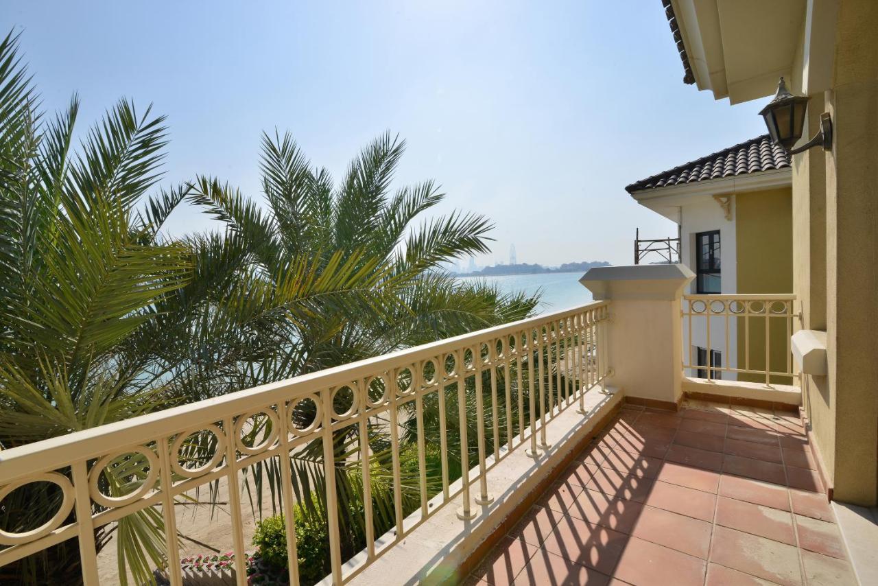 Short El Trio For Ten Villa Dubaï