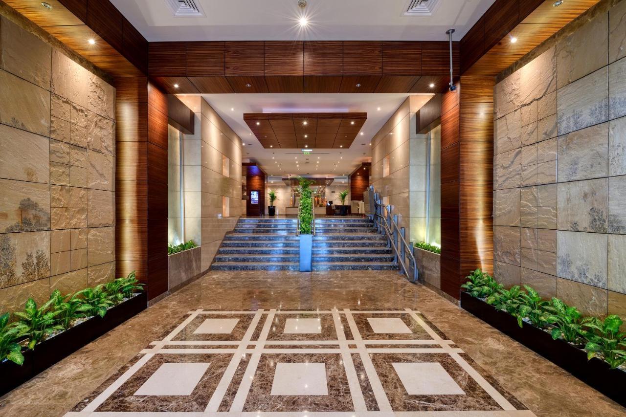 Majestic City Retreat