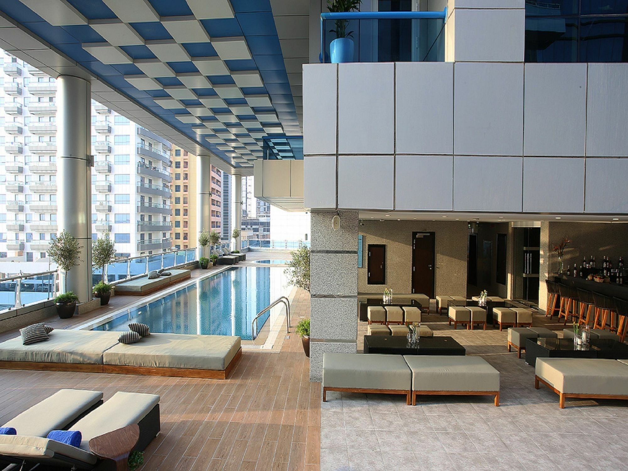 Hotell Ramada By Wyndham Barsha Heights