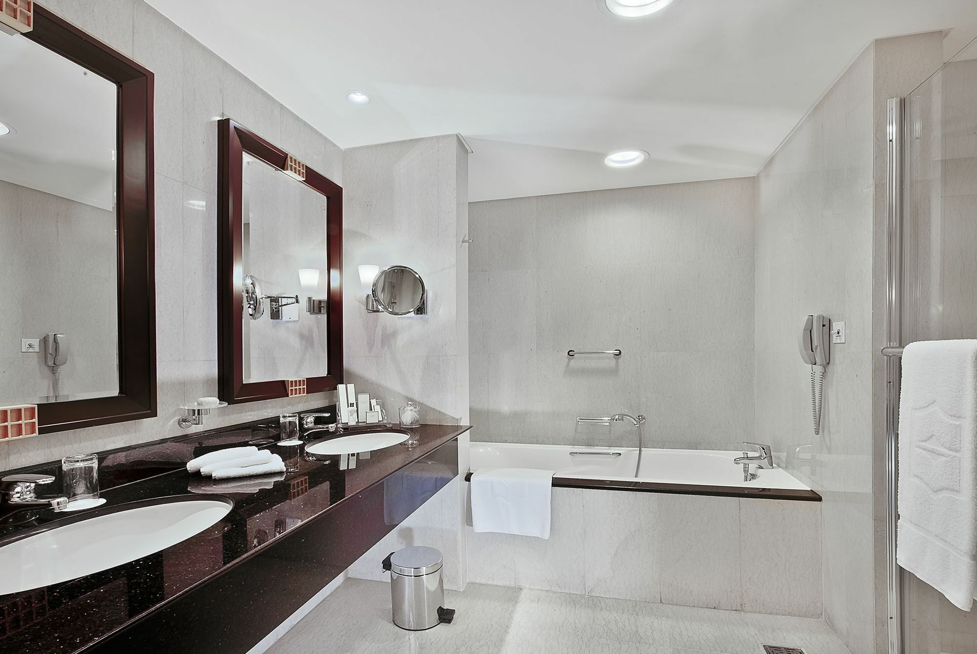 Shangri-la Hotel de apartamente