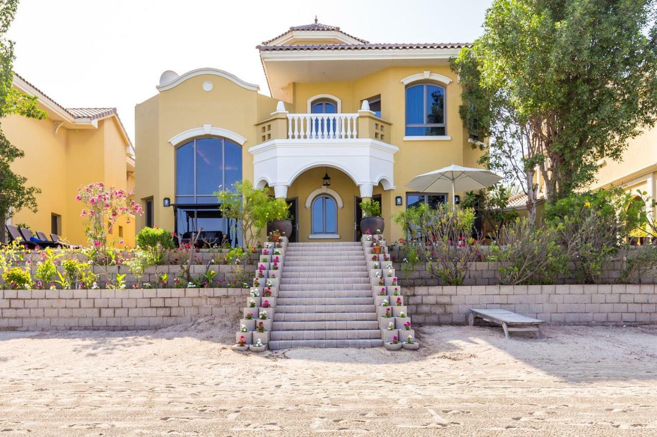 Chic 4br With Assistant And Private Pool On Palm Jumeirah By Deluxe Homes Villa Dubái