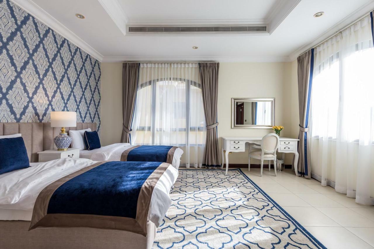 Chic 4br With Assistant And Private Pool On Palm Jumeirah By Deluxe Homes