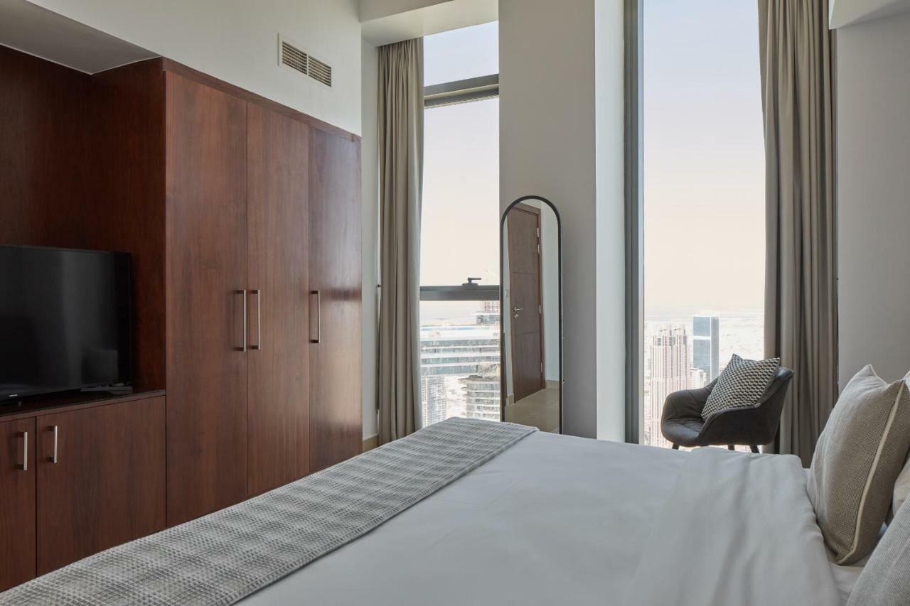 Fantastay- Burj Vista 03 Bedroom Plus Maids