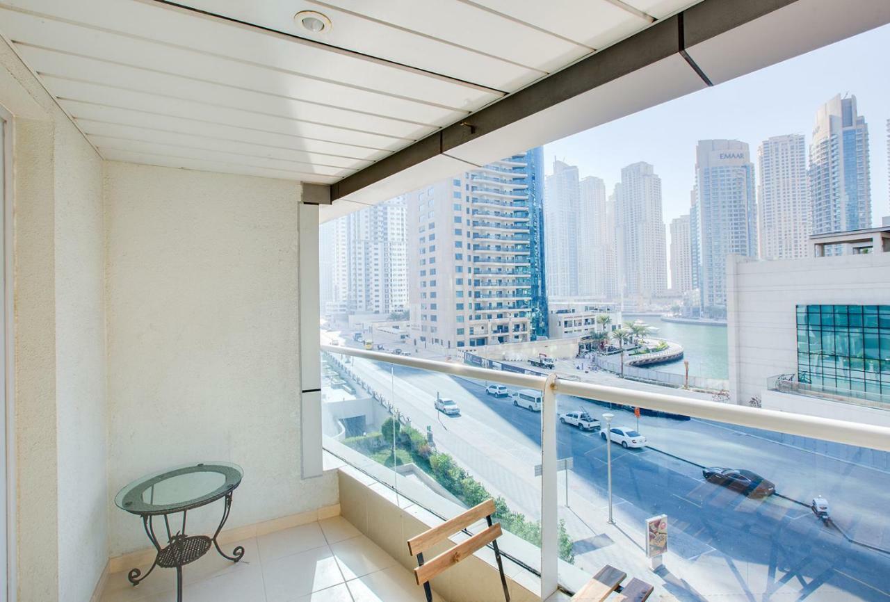 Apricus Holiday Homes - Beautiful 2 Bdrm Near Metro Dubai