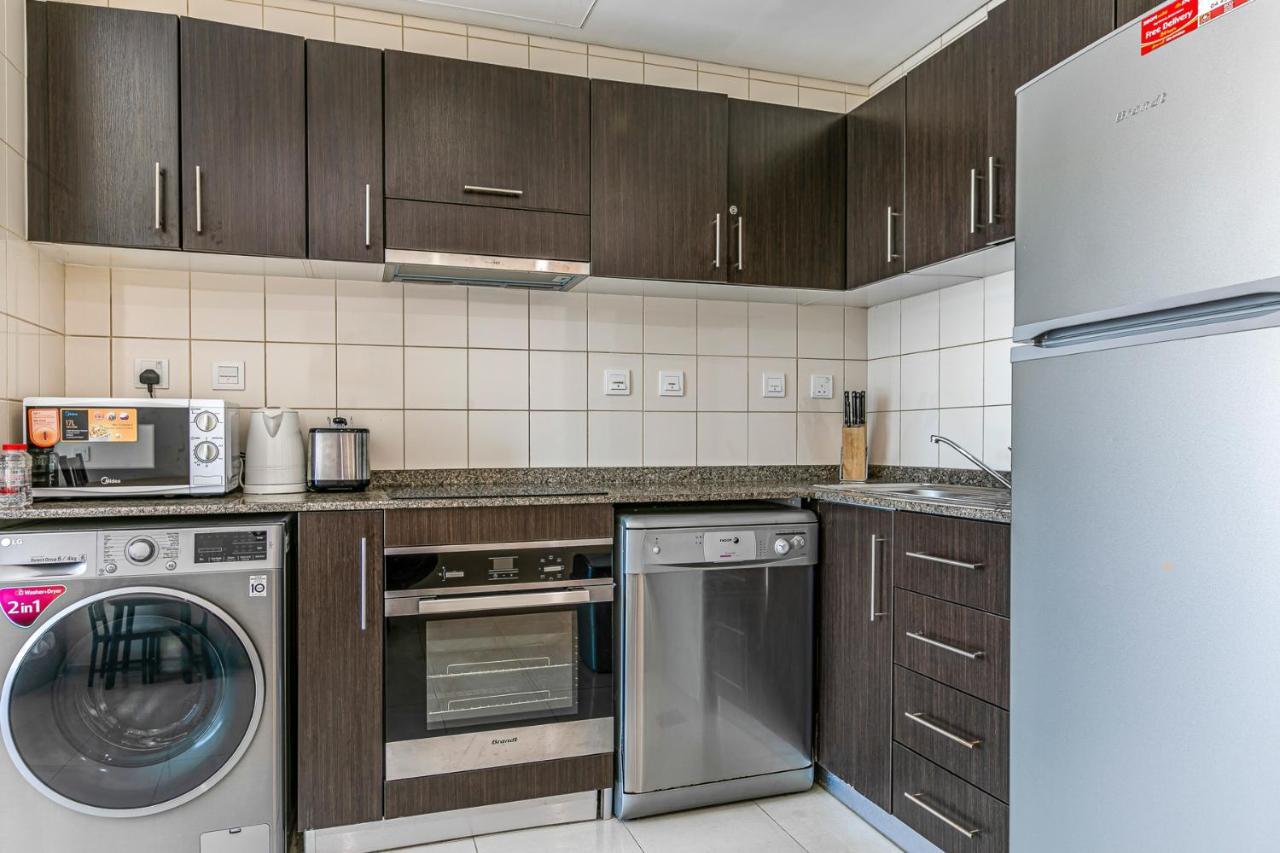 Dhh - Cozy And Bright Studio, Bay West Tower Apartamento