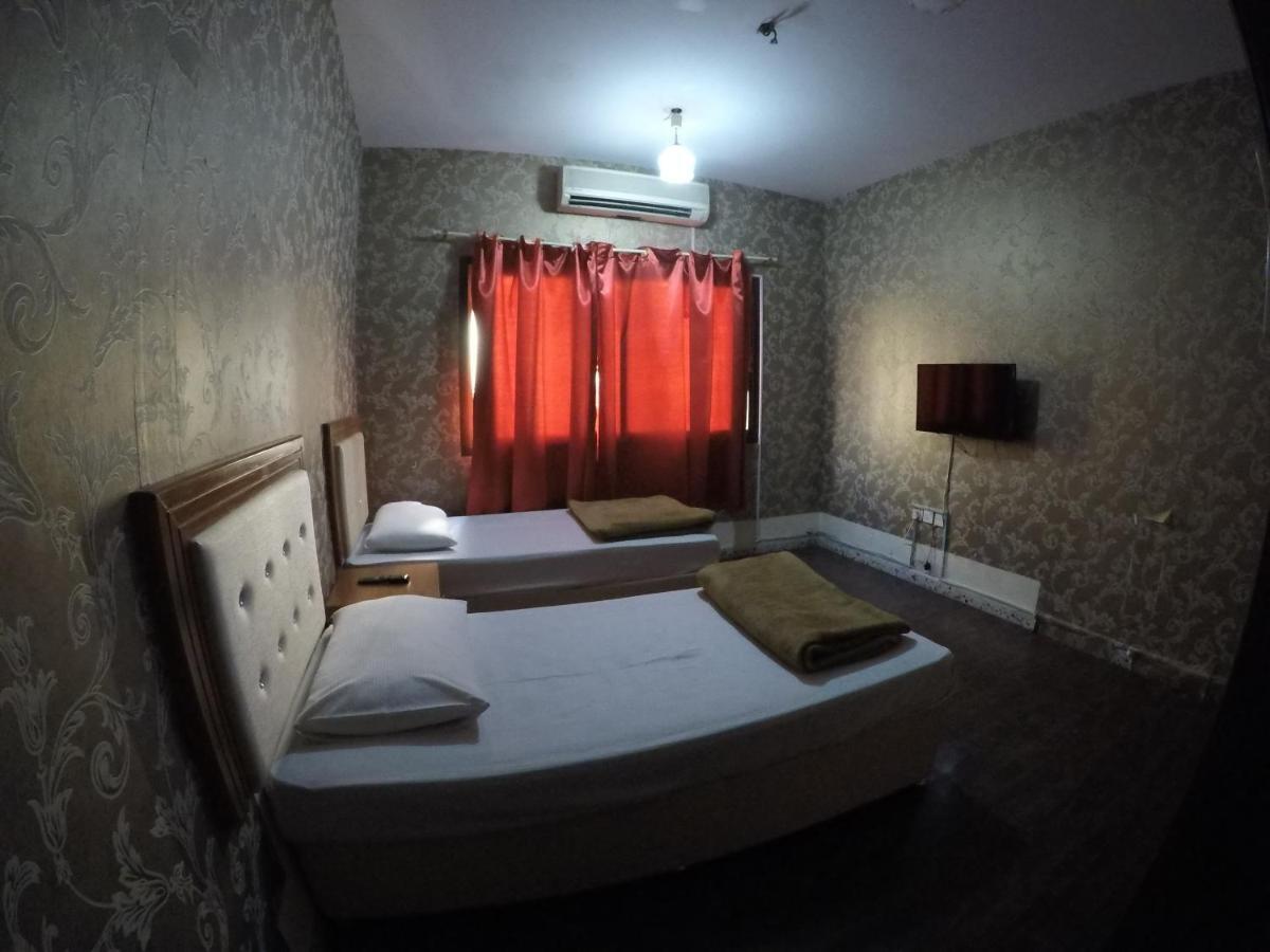 New Avon Hotel Dubái