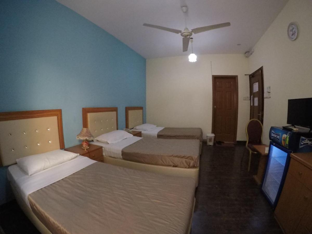 New Avon Hotel *
