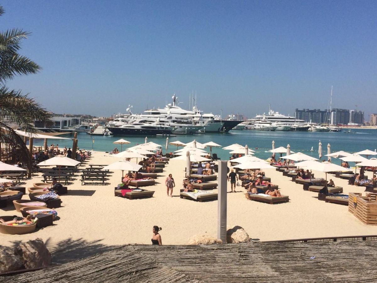 Hospedagem domiciliar Luxurious Beach Front With Sea View-private Bathroom