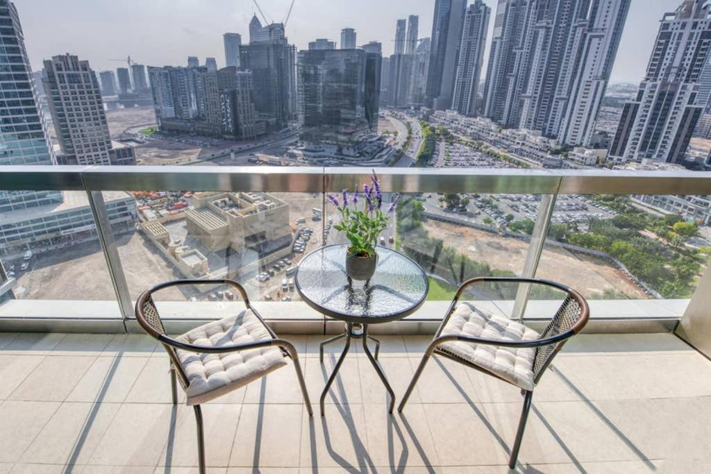 Prime Retreats- Downtown Apartment