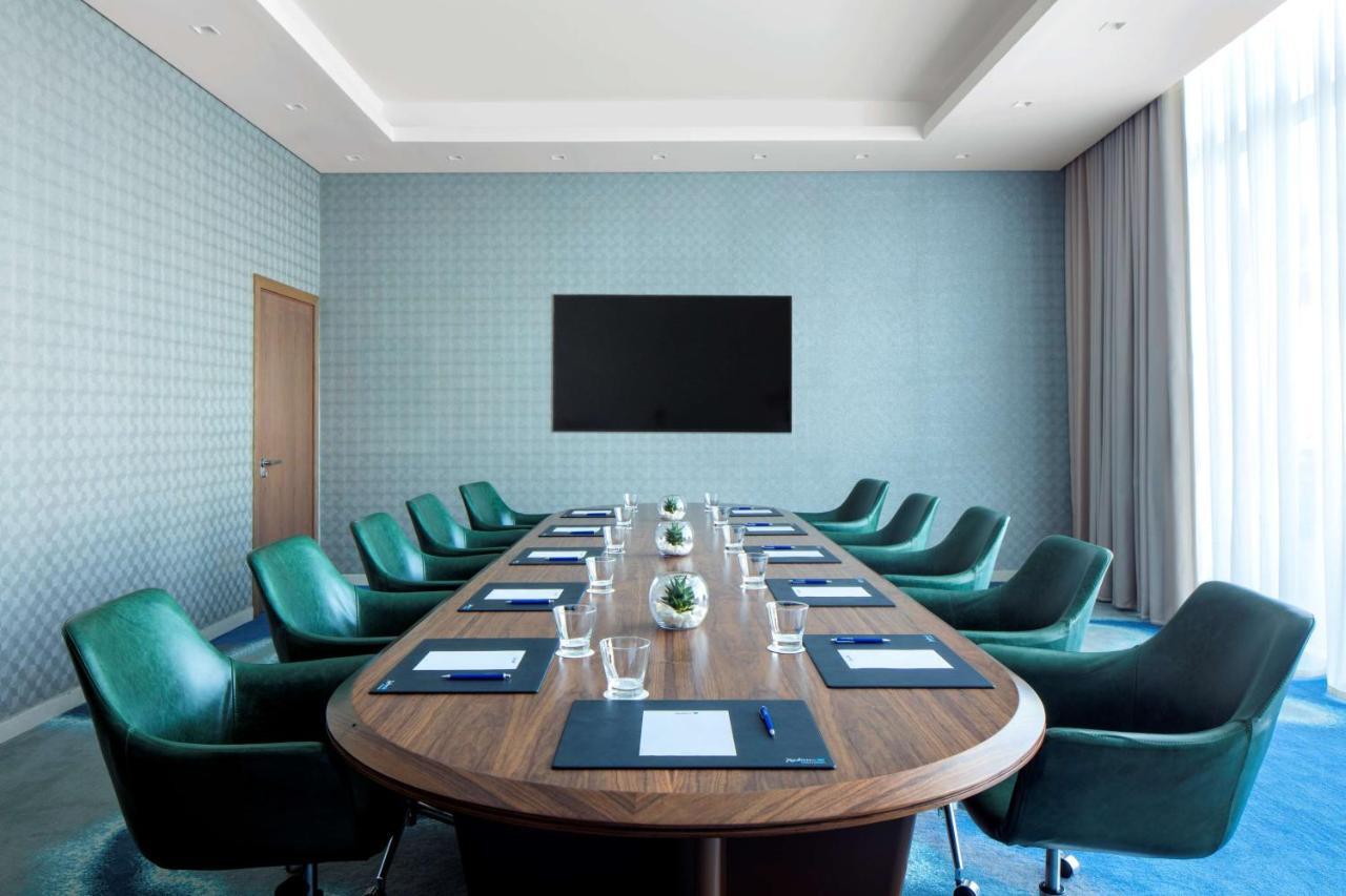 Radisson Blu Silicon Oasis Hotell 4*
