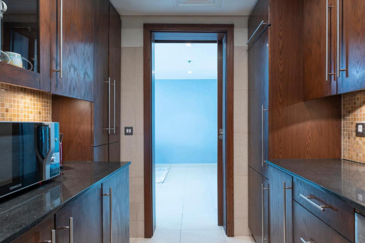 Guestready - Monday Blues * Dubai