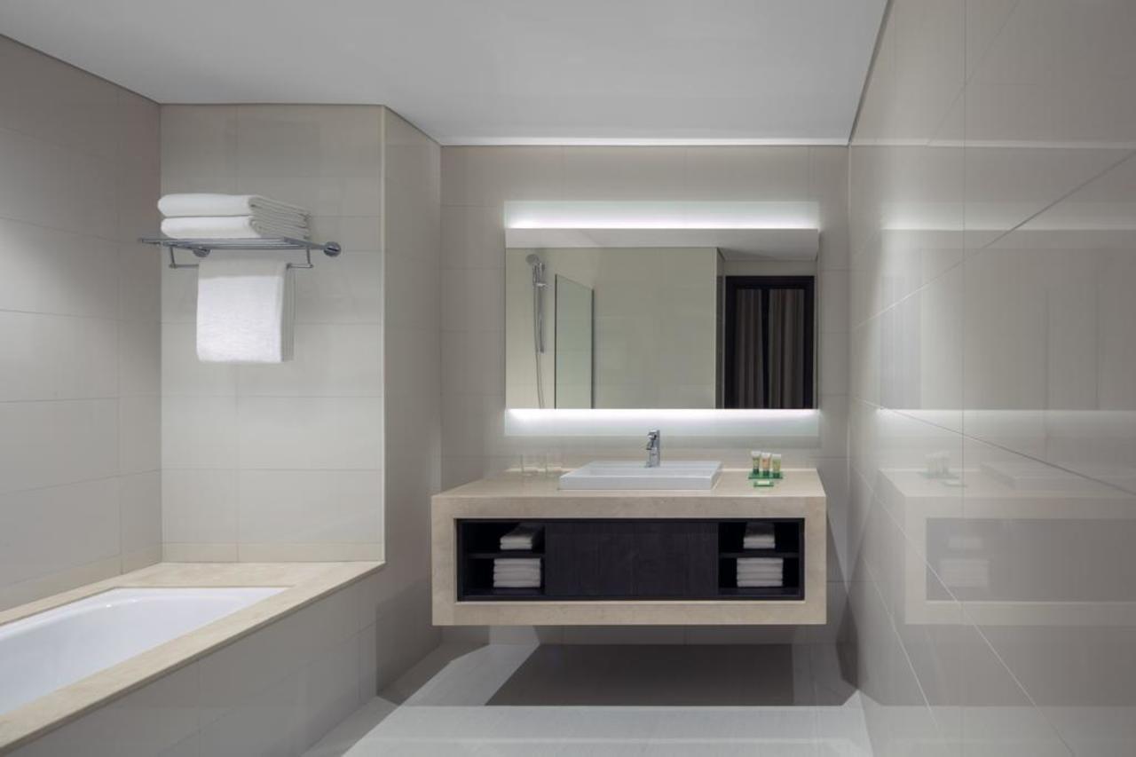 Hotel Hyatt Place Jumeirah Residences 4*