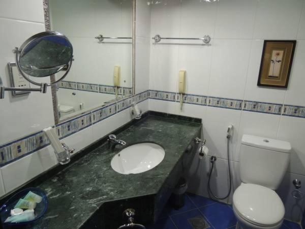 Oriental Corner Hotel 2*