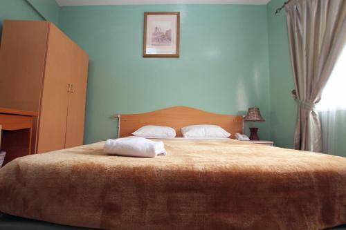 Zaineast Hotel